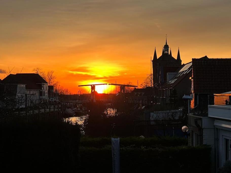 Villa Tij Tiny House Aan Het Getijdewater In Zierikzee Exterior foto