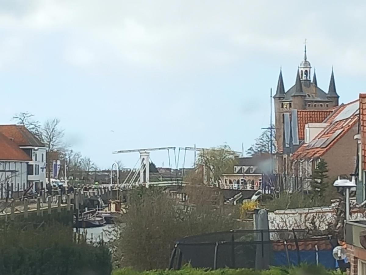 Villa Tij Tiny House Aan Het Getijdewater In Zierikzee Exterior foto